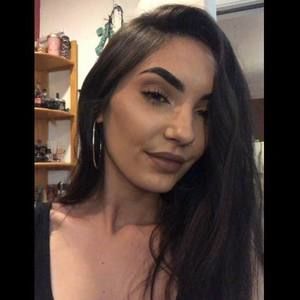 Meet your Posher, Kiana